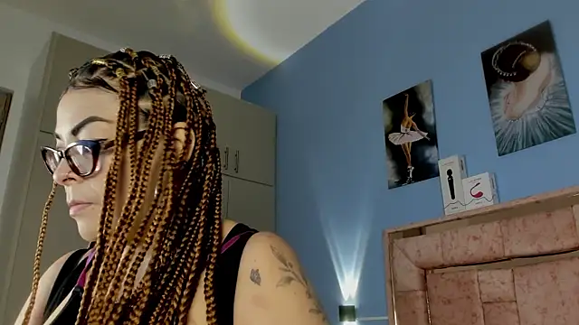 Snapshot of SAMY_NIX chatting on 3, 12, 2025 SAMY NIX online show from 3, 12, 2025