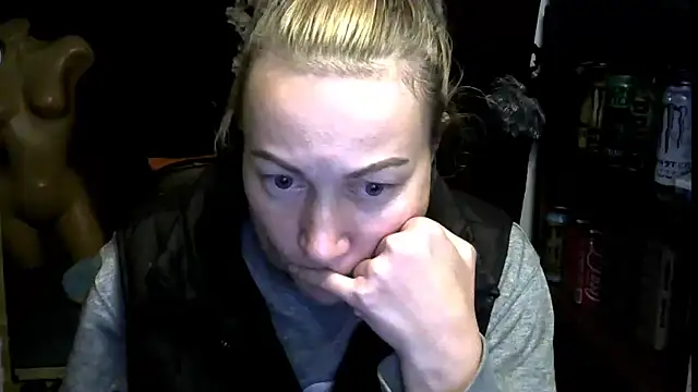 wLESLYMOSw online show from 18, 11, 2025