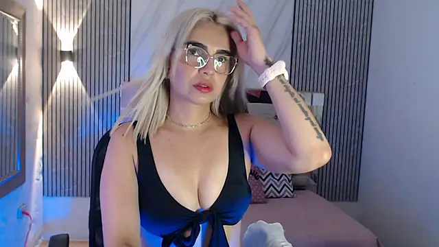 Snapshot of ashley__tylor chatting on 18, 7, 2026 ashley tylor online show from 18, 7, 2026