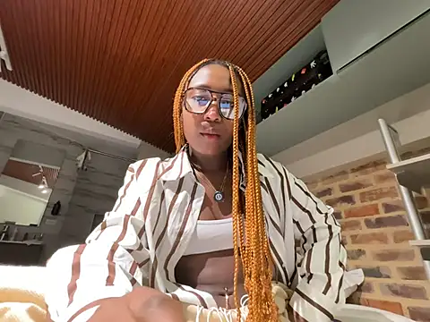 Snapshot of EmmaSanzz_ chatting on 27, 3, 2026 EmmaSanzz online show from 27, 3, 2026