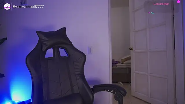 Snapshot of EmmaSanzz_ chatting on 16, 4, 2026 EmmaSanzz online show from 16, 4, 2026