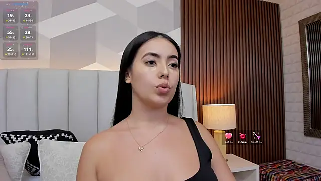 Julietasantos   online show from 8, 9, 2025