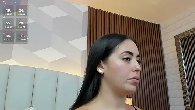 Julietasantos   online show from 25, 9, 2025