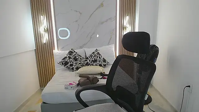 Mariana Rojas online show from 28, 3, 2026