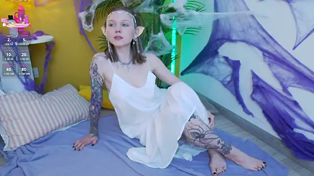 Snapshot of lessysweety chatting on 24, 10, 2025 lessysweety online show from 24, 10, 2025