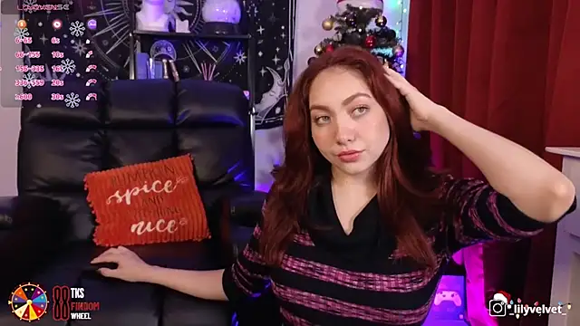 Snapshot of LilyVelvett chatting on 23, 12, 2024 LilyVelvett online show from 23, 12, 2024