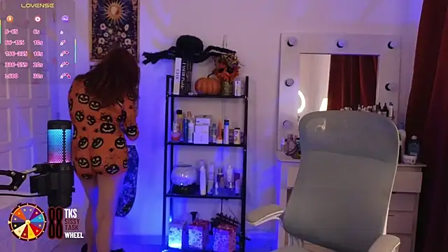 Snapshot of LilyVelvett chatting on 19, 9, 2025 LilyVelvett online show from 19, 9, 2025