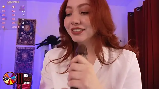 Snapshot of LilyVelvett chatting on 27, 9, 2025 LilyVelvett online show from 27, 9, 2025