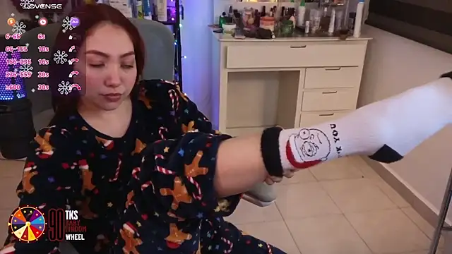 Snapshot of LilyVelvett chatting on 16, 12, 2025 LilyVelvett online show from 16, 12, 2025