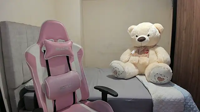 Snapshot of julieth_hot69 chatting on 4, 4, 2026 julieth hot69 online show from 4, 4, 2026