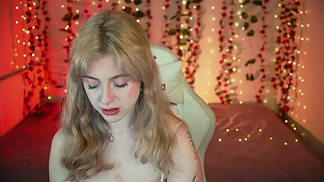 Snapshot of your_favoritegirls chatting on 17, 3, 2026 your favoritegirls online show from 17, 3, 2026