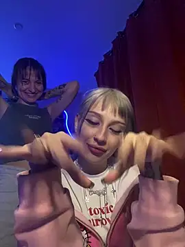 Dooubletroublee online show from 13, 11, 2025