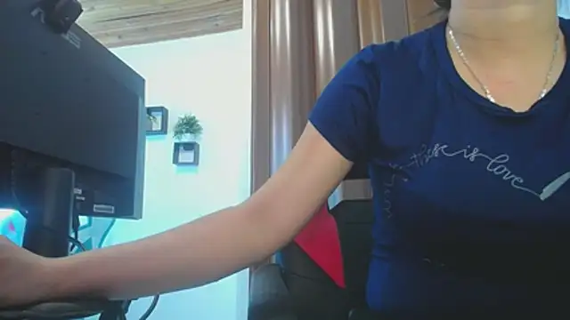 Snapshot of Luna_girlhot_ chatting on 6, 7, 2026 Luna girlhot online show from 6, 7, 2026