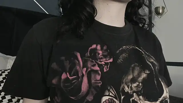 Adeelinee online show from 28, 1, 2025