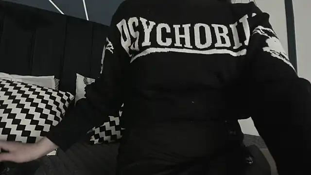 Adeelinee online show from 30, 1, 2025