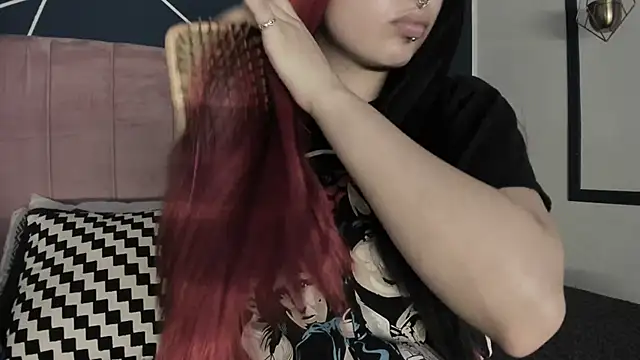 Adeelinee online show from 20, 3, 2025