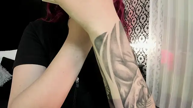 Adeelinee online show from 22, 9, 2025