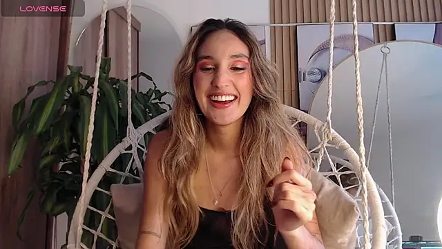 Snapshot of Brinna_se chatting on 8, 10, 2025 Brinna se online show from 8, 10, 2025