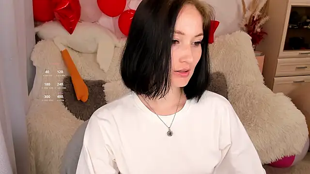 Snapshot of LisaMooore chatting on 2, 7, 2026 LisaMooore online show from 2, 7, 2026