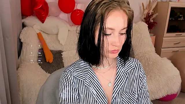 Snapshot of LisaMooore chatting on 2, 7, 2026 LisaMooore online show from 2, 7, 2026