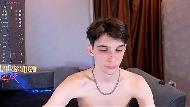 Snapshot of Aaron_Boom chatting on 17, 4, 2026 Aaron Boom online show from 17, 4, 2026