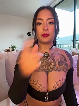 Snapshot of Rae_Lil_White chatting on 19, 2, 2026 Rae Lil White online show from 19, 2, 2026