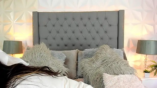 sarah salis  online show from 29, 1, 2025