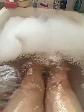 Snapshot of Russell1508 chatting on 20, 10, 2025 Russell1508 online show from 20, 10, 2025