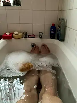 Snapshot of Russell1508 chatting on 10, 11, 2025 Russell1508 online show from 10, 11, 2025