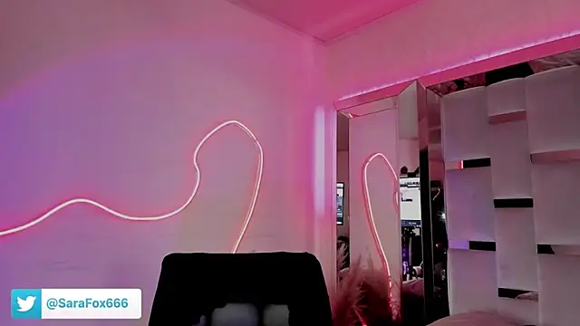 Snapshot of Sara_Foxx1 chatting on 24, 4, 2026 Sara Foxx1 online show from 24, 4, 2026