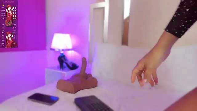 lauramartin1 online show from 21, 3, 2025