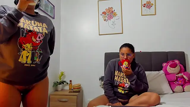 Snapshot of evaa_miaa chatting on 15, 4, 2026 evaa miaa online show from 15, 4, 2026