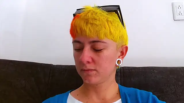 tomboyblue online show from 20, 12, 2025