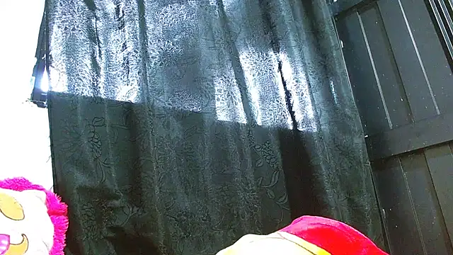 Snapshot of tomboyblue chatting on 15, 4, 2026 tomboyblue online show from 15, 4, 2026