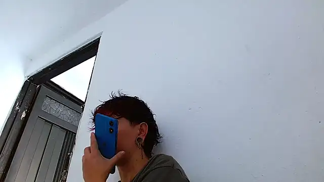 Snapshot of tomboyblue chatting on 25, 4, 2026 tomboyblue online show from 25, 4, 2026
