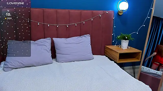 Snapshot of VanillaKelly chatting on 6, 12, 2024 VanillaKelly online show from 6, 12, 2024