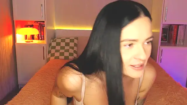 Leaaaaaaaaa online show from 20, 2, 2025