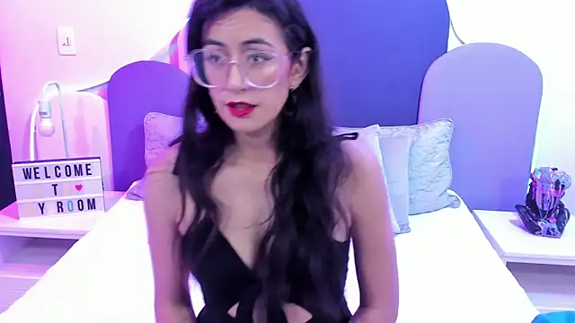 Snapshot of SophieGomez22 chatting on 5, 2, 2025 SophieGomez22 online show from 5, 2, 2025