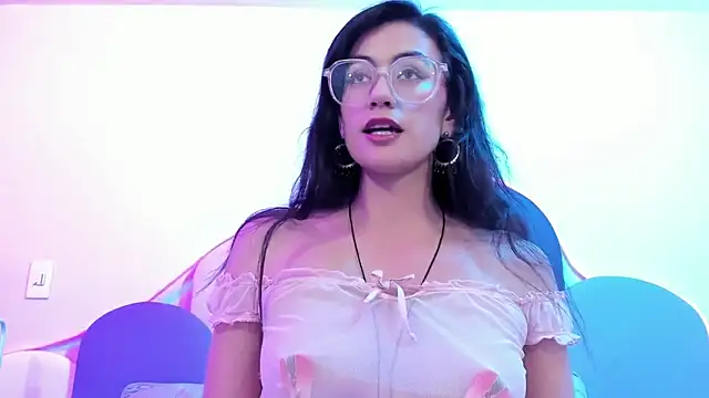 Snapshot of SophieGomez22 chatting on 5, 2, 2025 SophieGomez22 online show from 5, 2, 2025