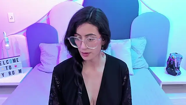 Snapshot of SophieGomez22 chatting on 19, 2, 2025 SophieGomez22 online show from 19, 2, 2025