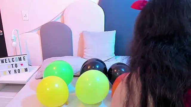 Snapshot of SophieGomez22 chatting on 22, 2, 2025 SophieGomez22 online show from 22, 2, 2025