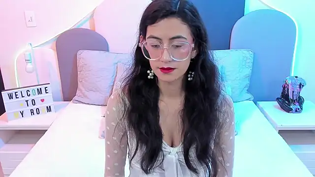 Snapshot of SophieGomez22 chatting on 1, 3, 2025 SophieGomez22 online show from 1, 3, 2025