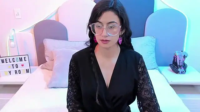 Snapshot of SophieGomez22 chatting on 3, 3, 2025 SophieGomez22 online show from 3, 3, 2025