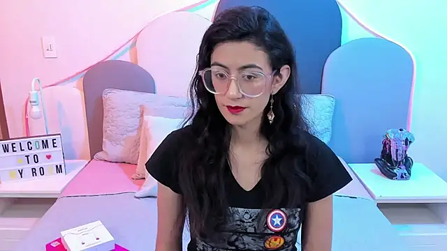 Snapshot of SophieGomez22 chatting on 6, 3, 2025 SophieGomez22 online show from 6, 3, 2025