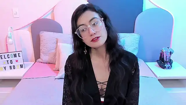 Snapshot of SophieGomez22 chatting on 6, 3, 2025 SophieGomez22 online show from 6, 3, 2025