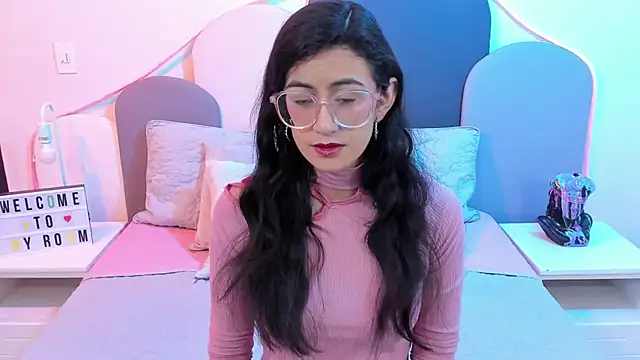 Snapshot of SophieGomez22 chatting on 7, 3, 2025 SophieGomez22 online show from 7, 3, 2025