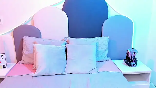 Snapshot of SophieGomez22 chatting on 8, 3, 2025 SophieGomez22 online show from 8, 3, 2025