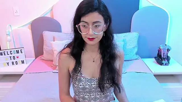 Snapshot of SophieGomez22 chatting on 10, 3, 2025 SophieGomez22 online show from 10, 3, 2025