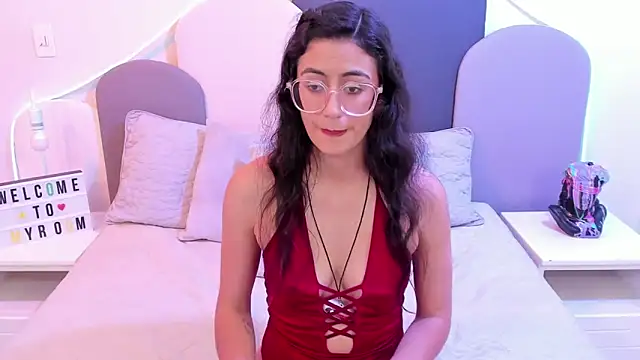 Snapshot of SophieGomez22 chatting on 21, 3, 2025 SophieGomez22 online show from 21, 3, 2025