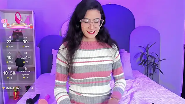 Snapshot of SophieGomez22 chatting on 14, 9, 2025 SophieGomez22 online show from 14, 9, 2025